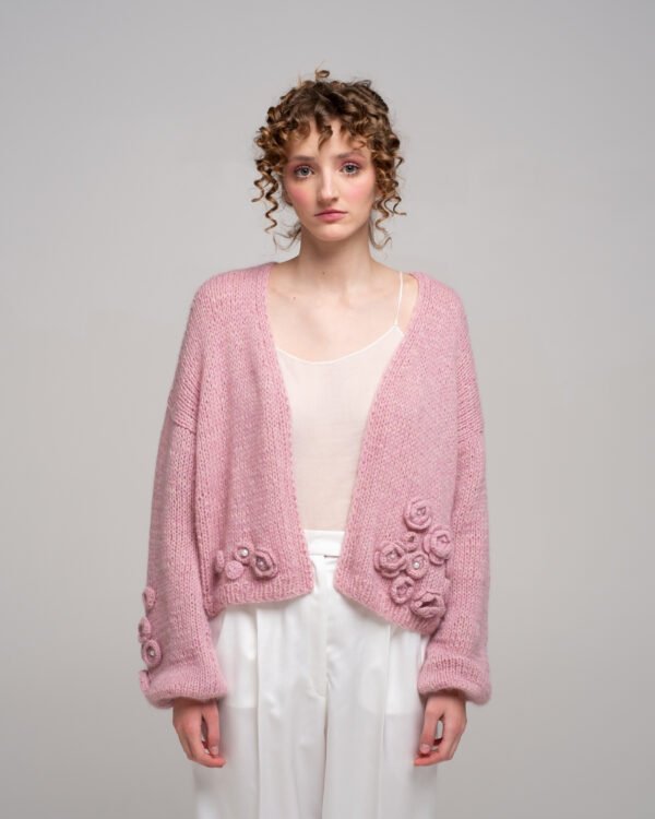 KNITTED MERINO WOOL CARDIGAN WITH CROCHETED FLOWERS WITH PEARLS IN FLOWER PINK