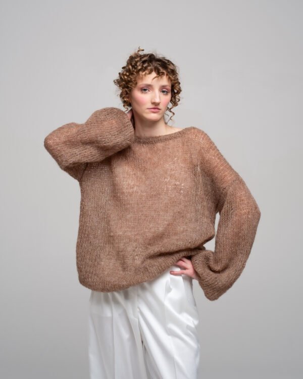 KNITTED KIDMOHAIR SWEATER IN CARAMEL