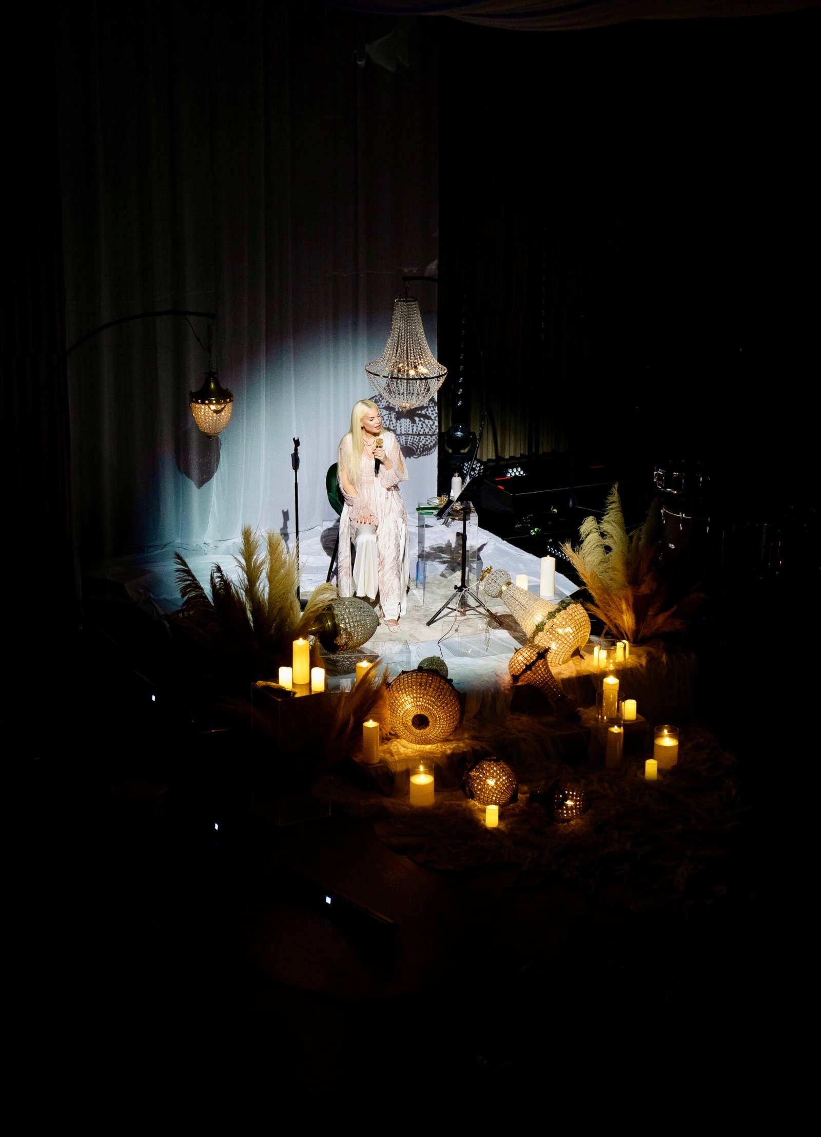 Novaliss custom stage wear for Tautumeitas